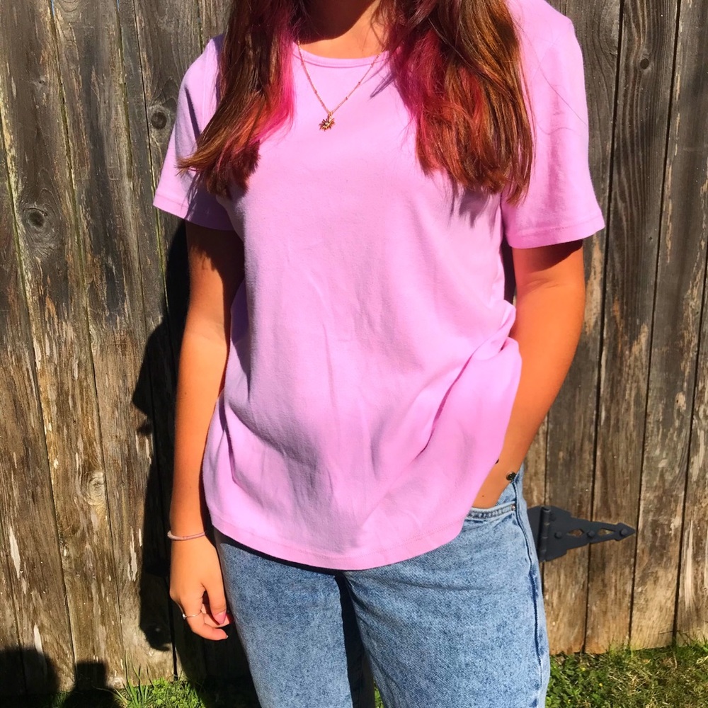 Short sleeve pink shirt